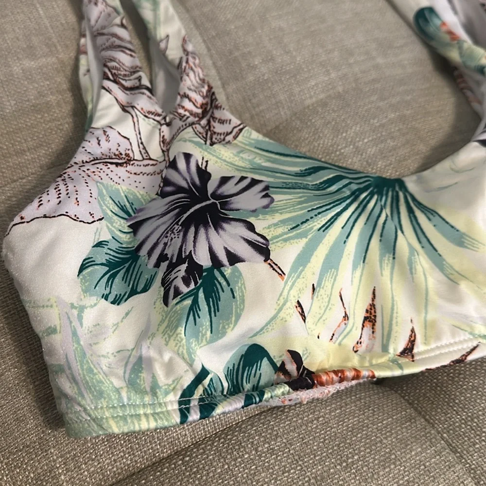 double strap bikini top - Picture 2 of 8